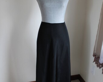 Black Maxi Slip Taffeta Petticoat, Size Medium VIntage Lingerie