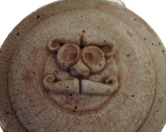 Dutch oven, old stoneware pot, funny face pot, vintage pot, Old country pot, Old stoneware pot, Old country stoneware, Hand made stoneware