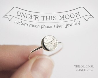 UNDER THIS MOON / Ring - Personalized lunar phase ring of your special night in silver, dainty moon ring, moon phase ring, crescent moon