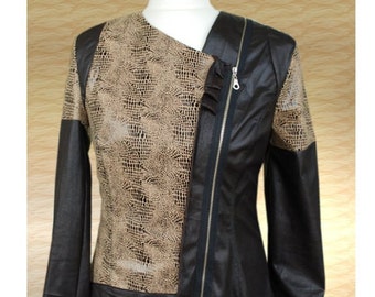 Bikerdesigner jacket with snake print. Gr. 40
