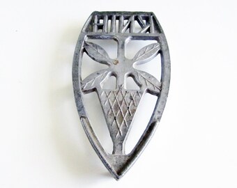 Beautiful VINTAGE TRIVET for iron. Use for home decor,ASSEMBLAGE,anything you could think of.