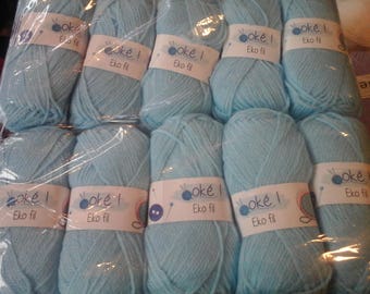 10 BALLS OF YARN