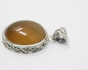 Pierre naturelle couleur rafraîchissante traditionnelle cadre argenté à Bali, en argent 925