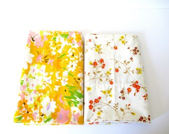 Vintage Pair pillow cases, bed pillow cases, vintage bedding, floral pillow cases, 70s pillow case, yellow cream, spring flower fabric, king
