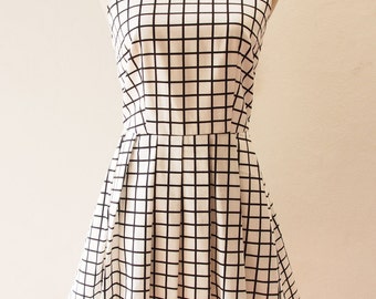 30%OFF White Window Pane Plaid Dress White Party Dress Modern Vintage Modern Dress, White Boho Chic Dress, Size S