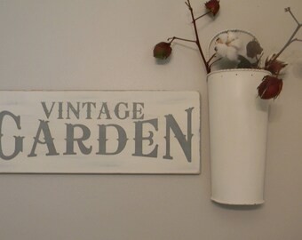 Vintage Garden Sign