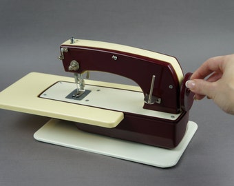 sewing machine, childrens sewing, vintage toys, toy, antique toy, toy decor, sewing supplies, seamstress, needlework, sewing