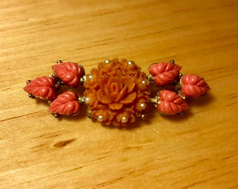 Vintage Gold Tone Brooch With Carved Coral Celluloid Flowers & Leaves With Faux Pearls