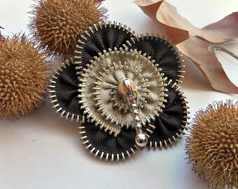 Zipper Flowers Brooch, Zipper Pin. brooch pin, 2.8 in/ 7 cm,eco friendly, recycled jewelry, upcycled jewelry