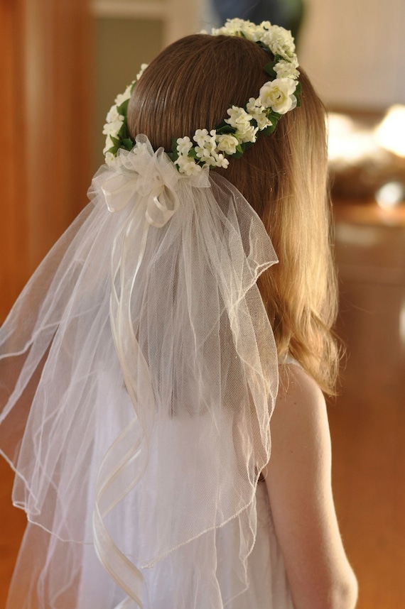 Vintage Communion Veil with Ivory Cream flowers and Veil. Vintage Communion Veil with Ivory Cream flowers and Veil.