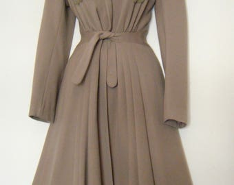 WWII era 1940s ultra tailored PRINCESS COAT with belt tie, dress jacket, size s