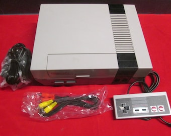 Nintendo NES Video Game Console - RETRO GAMING