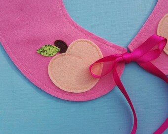 Peach felt peterpancollar