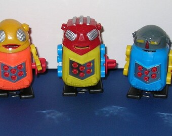 Set of 3 Sparking Plastic Robots