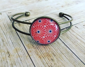 Bangle pendant Asian red flowers