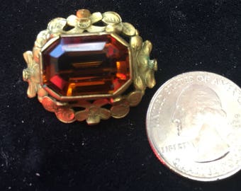Vintage 1940's small brooch