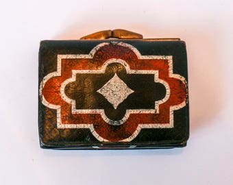Vintage old leather wallet from the 1920s - Painted black leather folding purse - Art Deco pattern in red and white - Babylon Berlin