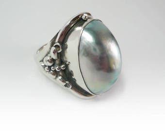 Mother of Pearl and Sterling Silver Ring