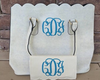 Monogrammed bag, monogrammed purse, monogrammed wallet, scallop purse, personalized bag, mother's day gift, bridal party gift, bridesmaid
