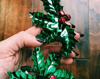 Pair of Vintage Mistletoe / Christmas Holly Napkin Rings