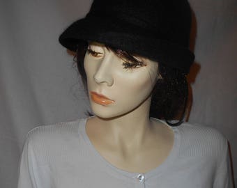Black hat, Cloche Felted hat, Black felt hat, Elegant hat, Winter heat hat, Warm hat, unique black wool hat, Brim hat, Cloche black hat
