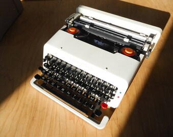 VERY RARE White Olivetti Valentine - French Keyboard Layout - Fully serviced - Working Perfectly