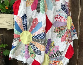 Dresden Plate, Mini Antique Quilt Piece, Newborn Photo Prop, Photography Prop, Layering Piece, Basket Stuffer, Woodsy Wonders