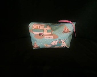 Vintage Trailer Glamping Print Cosmetic Bag