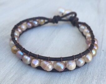 Leather pearl bracelet, gift for her, gift under 30, freshwater pearl bracelet, freshwater pearls, leather wrap bracelet, leather and pearls