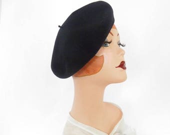 Vintage French beret, navy blue tam, France tilt