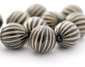 Black Gold Fluted Round Acrylic Beads 16mm Corrugated Pumpkin (10)