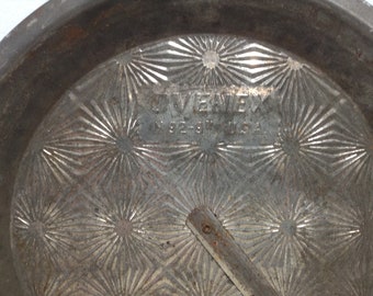 Vintage Ovenex 9" Pie Pan, Starburst Pattern, Metal Kitchen Bakeware, Cottage Chic, Farmhouse Kitchen, Ovenex N92-9" U.S.A.