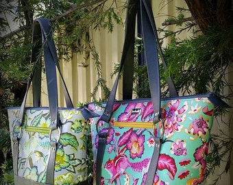 Titania Tote with a attachable/detachable Wristlet PDF Sewing Pattern Includes two Tote Sizes RLR Creations