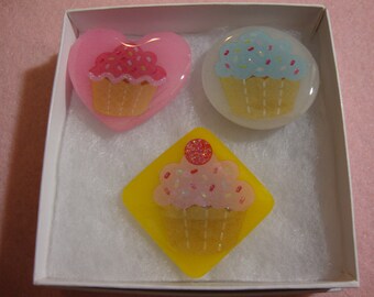 cupcake magnets, cupcake decor, cupcake refrig decor, birthday gift, birthday home decor, cupcake home decor, cute home decor, gift set (614