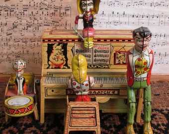 VinTage 1940's Windup TOY ~ Li'l Abner and His Dog Patch Band ~ Tin Litho