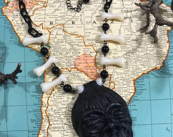 Vintage Style Witch Doctor Shrunken Head Tiki Head Hunter Necklace