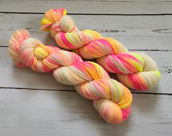Pink Swirl Hand Dyed Superwash BFL/ Nylon Sock Yarn