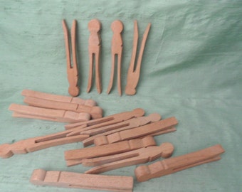 15 flat wood clothes pins / vintage clothespins