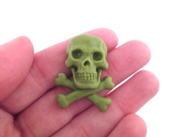 4 green resin skull cabochons 25x33x8mm