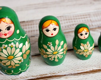 Russian classic matryoshka doll wooden hand painted toy 004181