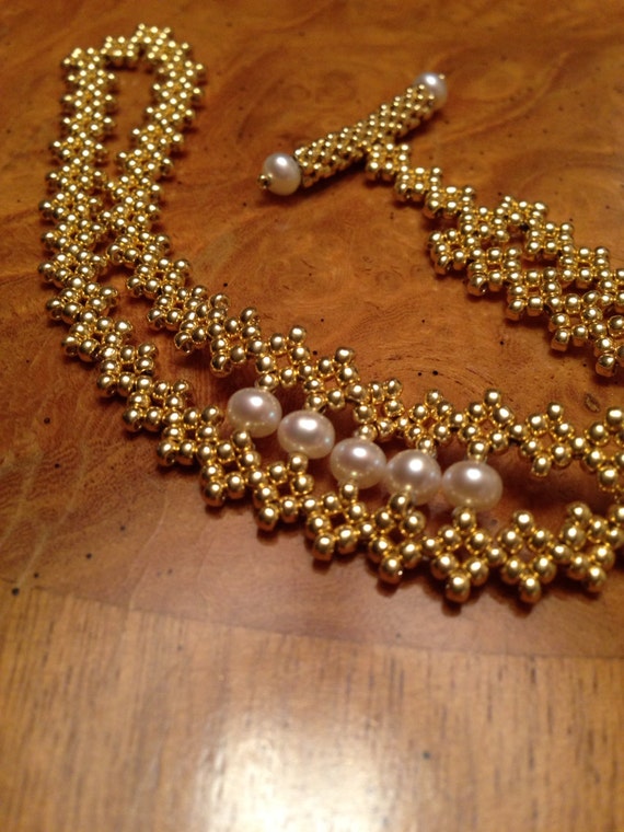 Bangle necklace with pearl gold