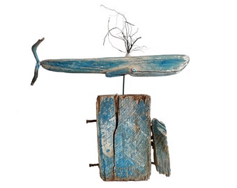 Sculpture Petite Baleine Bleue Bois Flotté Réalisation Artisanale