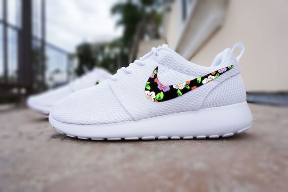 nike roshe flower pattern