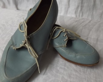 Vintage Powder Blue bowling shoes with white laces accents size 6B