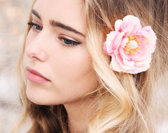 peach ranunculus hair clip, bridesmaid flower clip, bridal peach flower hair pin, flower for hair