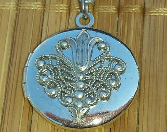 Miniature Art Nouveau Tulip Locket - silver round floral filigree