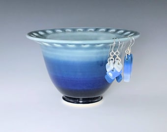 Ceramic Earring Holder, Blue Earring Bowl, Jewelry Holder, Porcelain Earring Bowl, Pottery Earring Bowl, Jewelry Storage Dish, Earring Stand