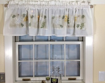 Falling Leaves Valance