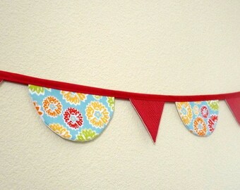 Fabric garland with scallops and triangles