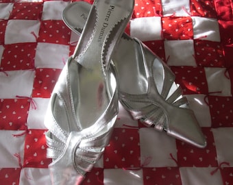 Vintage Pierre Dumas Silver Slip on Shoes Size 8 1/2 M